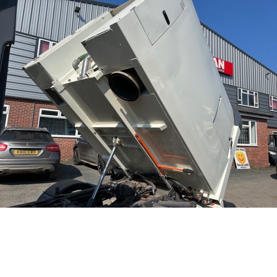 2017 SCARAB M25H ROAD SWEEPER in Compact Sweepers