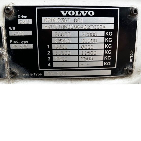 2006 VOLVO FM-300 in Tank Rigid Vehicles