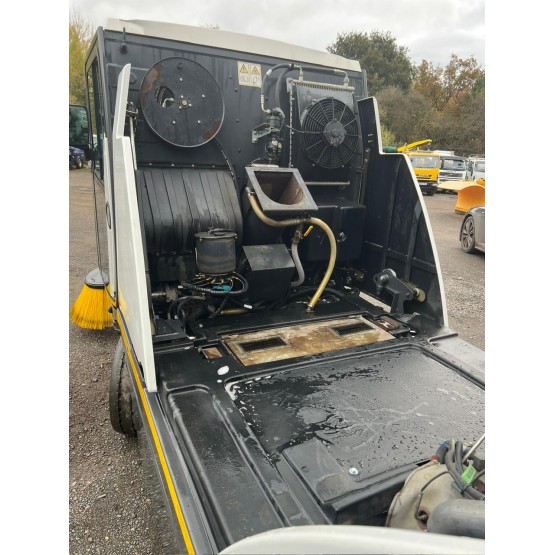 2020 JOHNSTON CX202 ROAD SWEEPER in Compact Sweepers