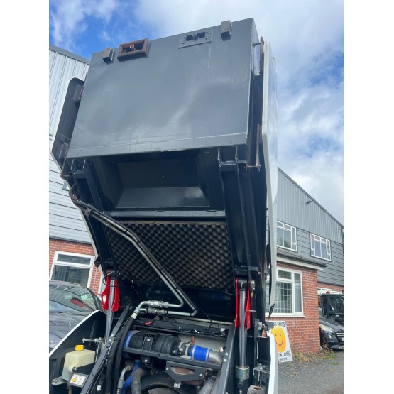 2019 JOHNSTON C202 ROAD SWEEPER in Compact Sweepers