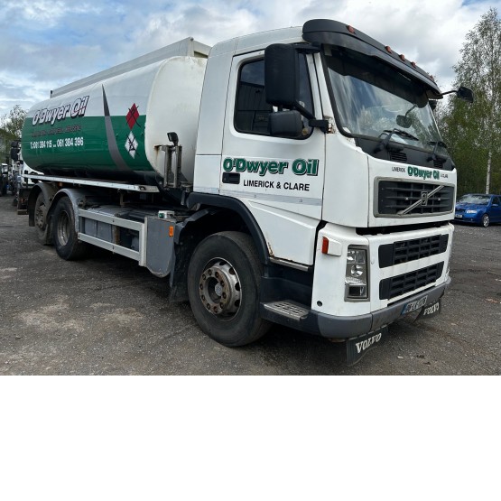 2006 VOLVO FM-300 in Tank Rigid Vehicles