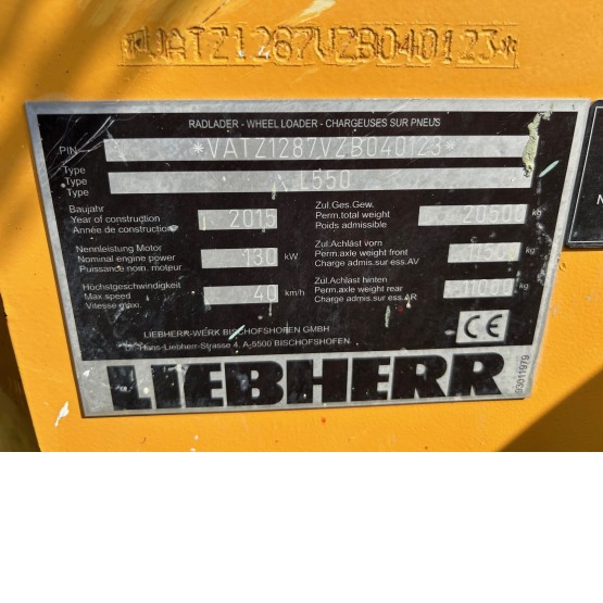 2015 LIEBHERR L550 in Loaders