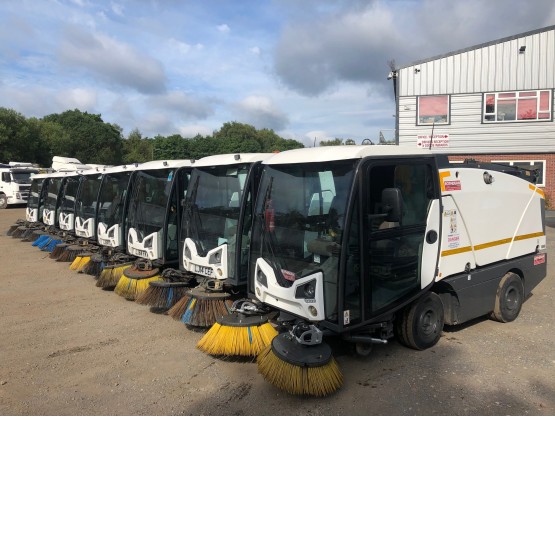 2014 JOHNSTON CX201 SWEEPER ROAD SWEEPER in Compact Sweepers
