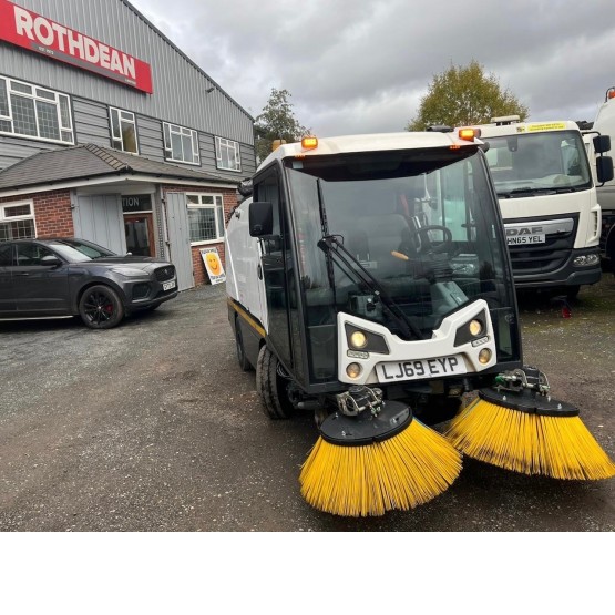 2020 JOHNSTON CX202 ROAD SWEEPER in Compact Sweepers