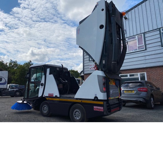 2018 JOHNSTON C201 ROAD SWEEPER in Compact Sweepers