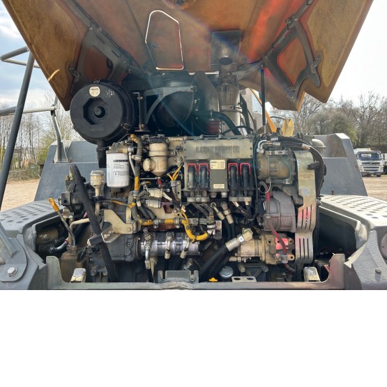 2015 LIEBHERR L550 in Loaders