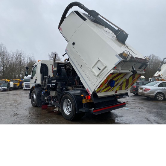 2017 VOLVO FL250 ROAD SWEEPER in Truck Mounted Sweepers