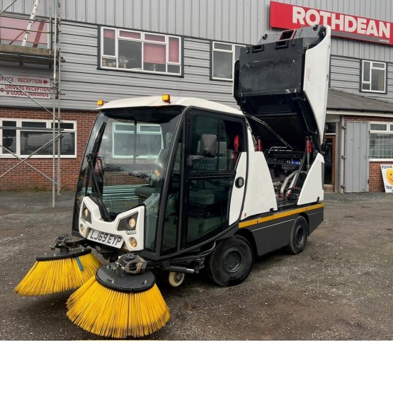 2020 JOHNSTON CX202 ROAD SWEEPER in Compact Sweepers
