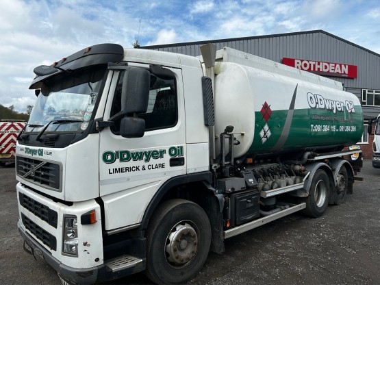 2006 VOLVO FM-300 in Tank Rigid Vehicles