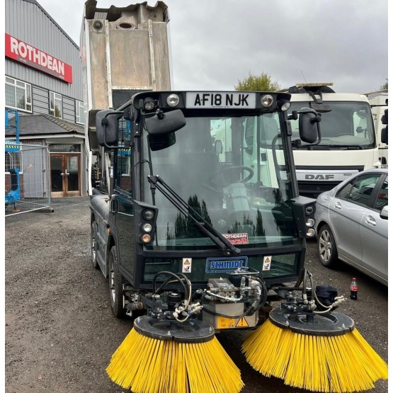 2018 SCHMIDT SWINGO ROAD SWEEPER in Compact Sweepers