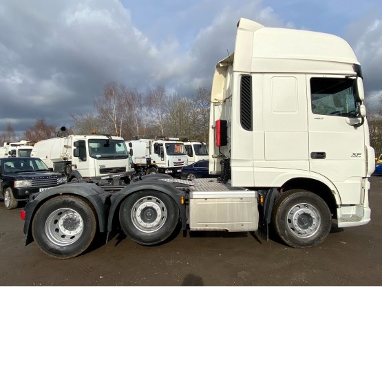 2015 DAF XF105-460 SUPER SPACE CAB in 6x2 Tractor Units