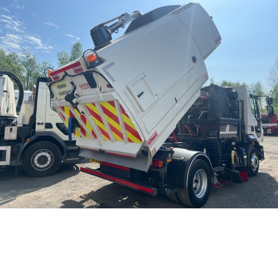 2021 VOLVO FL250 ROAD SWEEPER in Truck Mounted Sweepers