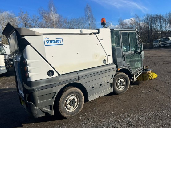 2016 SCHMIDT SWINGO 200+ ROAD SWEEPER in Compact Sweepers