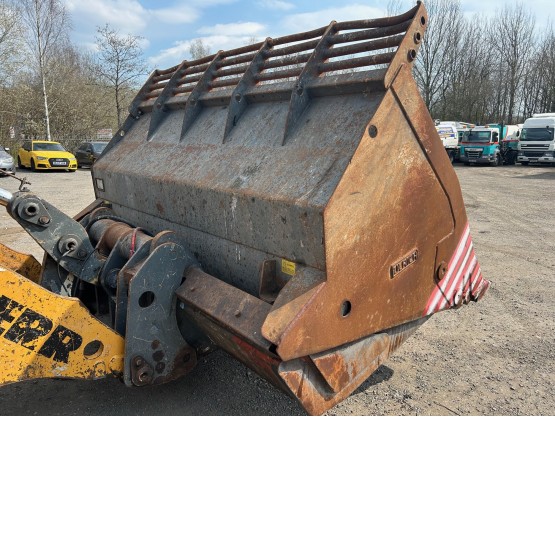 2015 LIEBHERR L550 in Loaders