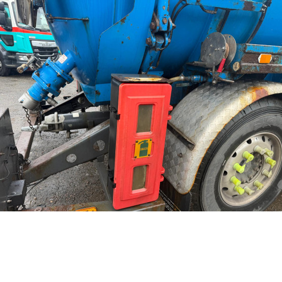 2009 WHALE VACUUM TANKER in Vacuum Tankers Trailers