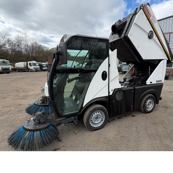 2017 JOHNSTON C101 ROAD SWEEPER in Compact Sweepers