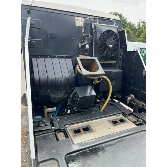 2020 BUCHER  in Compact Sweepers