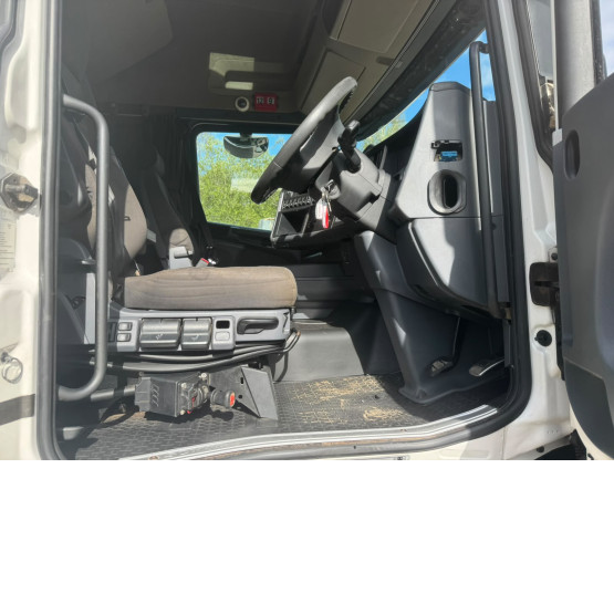 2016 SCANIA R520 TOPLINER V8 in 6x2 Tractor Units