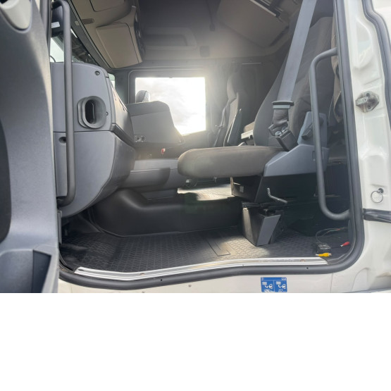 2016 SCANIA R520 TOPLINER V8 in 6x2 Tractor Units
