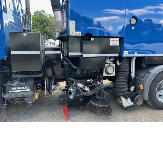2018 SCANIA G320 ROAD SWEEPER in Truck Mounted Sweepers