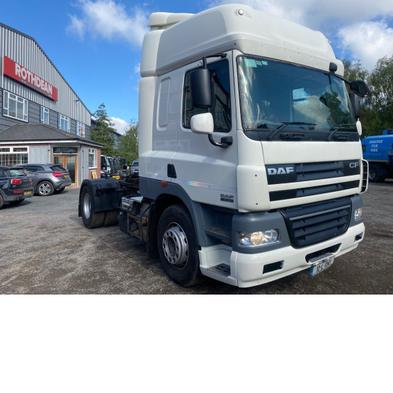 2012 DAF CF85-410 SKY CAB in 4x2 Tractor Units