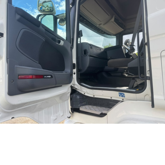 2016 SCANIA R520 TOPLINER V8 in 6x2 Tractor Units