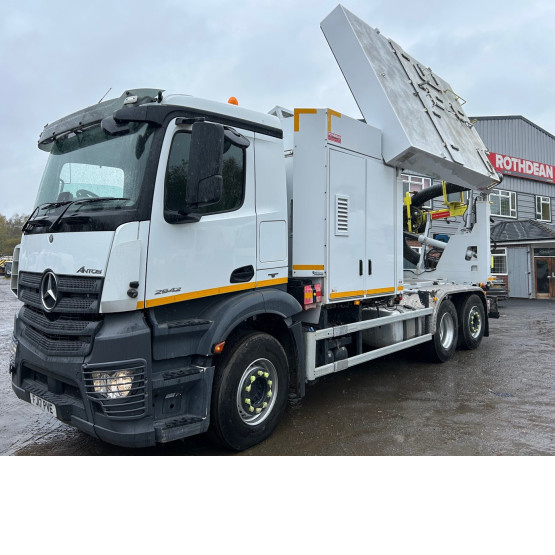 2017 MERCEDES ANTOS 2542 BLUETEC 6 in Gulley Suckers and Jetters