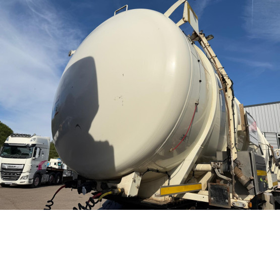 2013 WHALE VACUUM TANKER in Vacuum Tankers Trailers