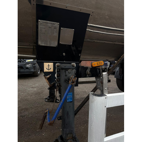 2009 CLAYTON Stainless Steel Milk Tanker in Food & Chemical Tankers Trailers