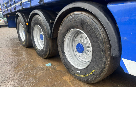 2017 SDC  in Curtain Siders Trailers