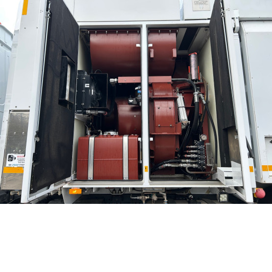 2017 MERCEDES RSP VACUUM EXCAVATOR ESE 6RD 8000L in Gulley Suckers and Jetters