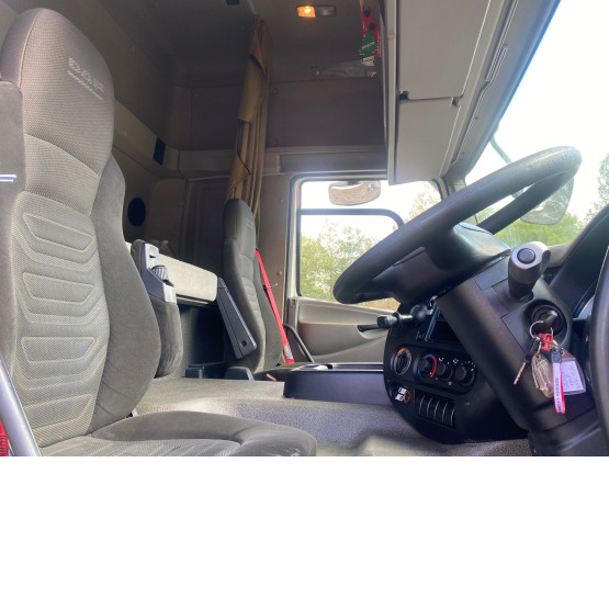 2012 DAF CF85-410 SKY CAB in 4x2 Tractor Units