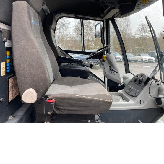 2013 JOHNSTON CX400 ROAD SWEEPER in Compact Sweepers