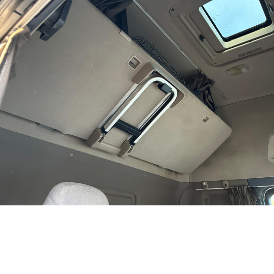 2016 SCANIA R520 TOPLINER V8 in 6x2 Tractor Units