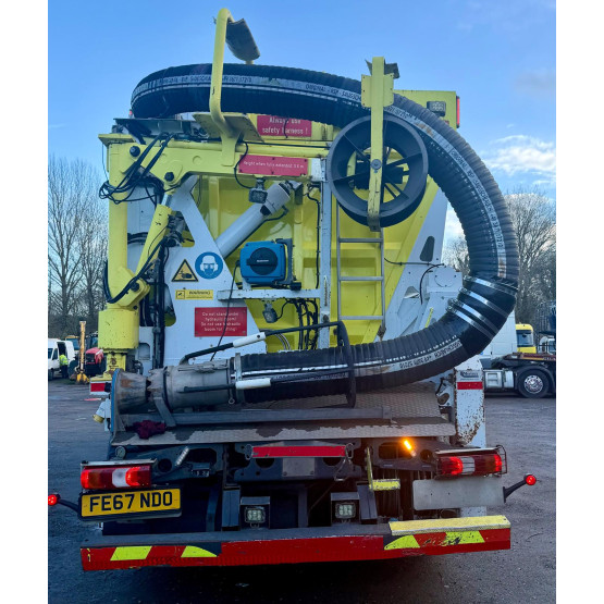 2017 MERCEDES RSP VACUUM EXCAVATOR ESE 6RD 8000L in Gulley Suckers and Jetters