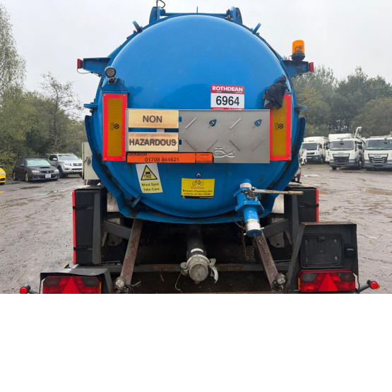 2009 WHALE VACUUM TANKER in Vacuum Tankers Trailers