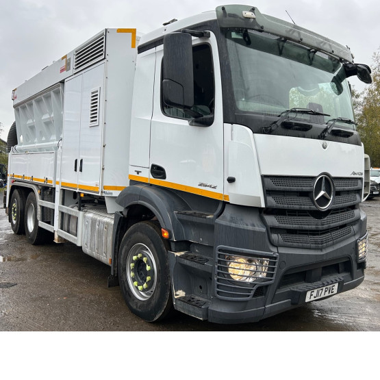 2017 MERCEDES ANTOS 2542 BLUETEC 6 in Gulley Suckers and Jetters