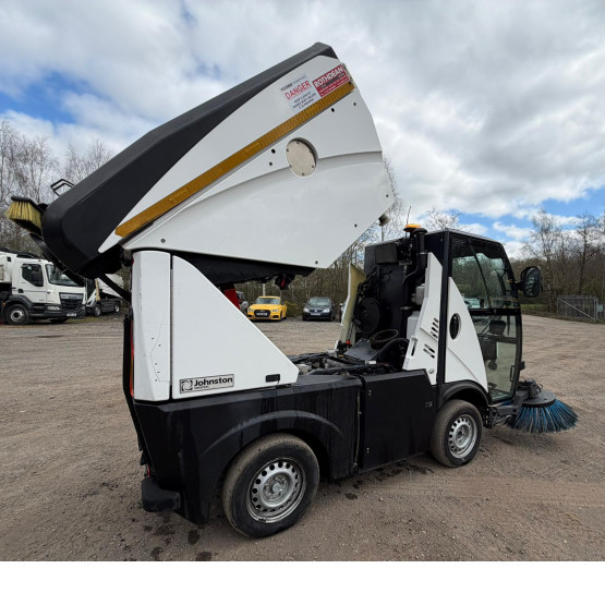 2017 JOHNSTON C101 ROAD SWEEPER in Compact Sweepers