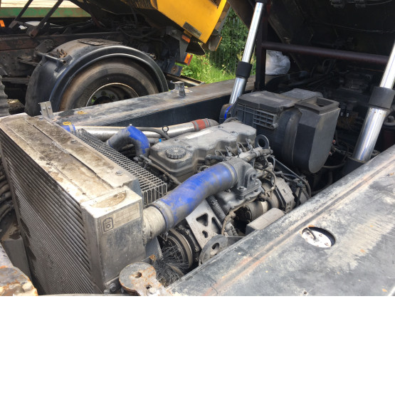 2011 JOHNSTON C400 ROAD SWEEPER in Compact Sweepers