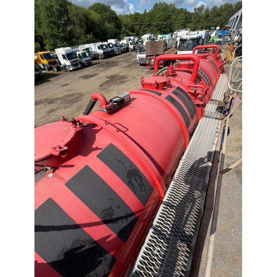 2003 WHALE WASTE TANKER in Vacuum Tankers Trailers