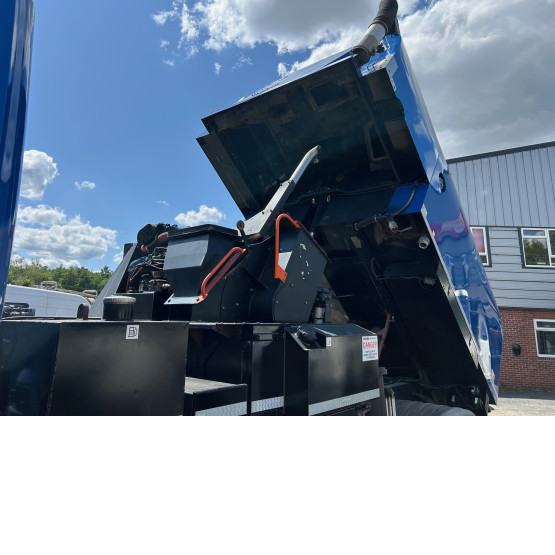 2018 SCANIA G320 ROAD SWEEPER in Truck Mounted Sweepers