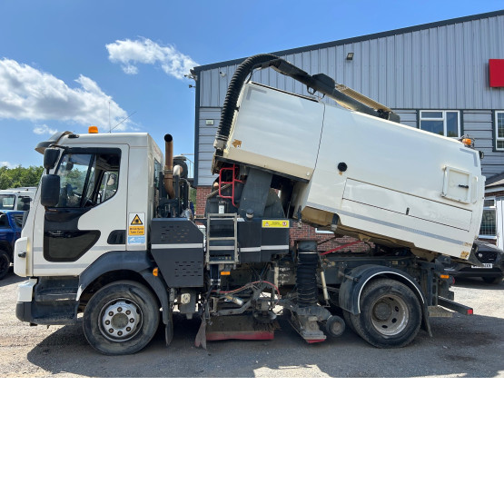 2017 VOLVO FL250 ROAD SWEEPER in Truck Mounted Sweepers