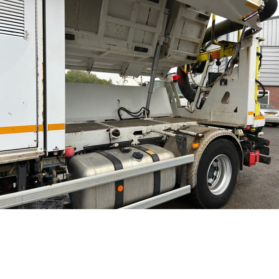 2016 MERCEDES ANTOS 1842 BLUETEC 6 in Gulley Suckers and Jetters