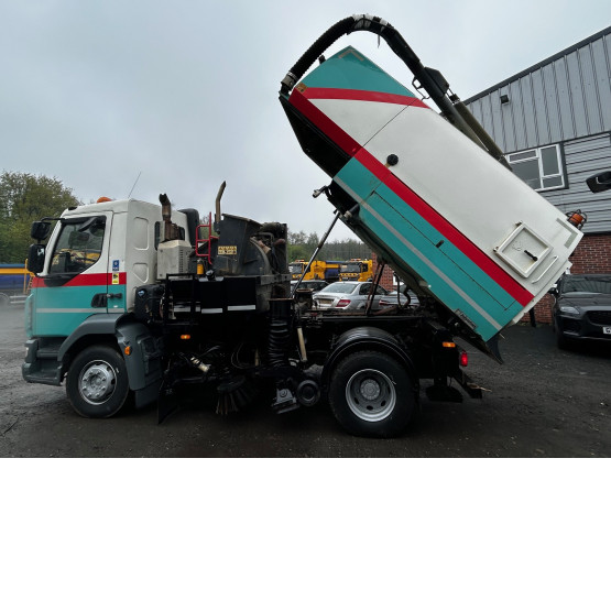 2015 DAF LF220 ROAD SWEEPER in Truck Mounted Sweepers