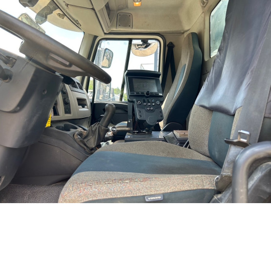 2017 VOLVO FL250 ROAD SWEEPER in Truck Mounted Sweepers
