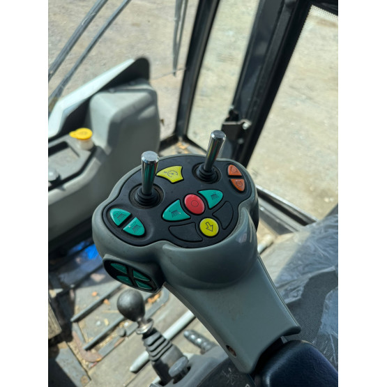 2018 JOHNSTON CX201 in Compact Sweepers