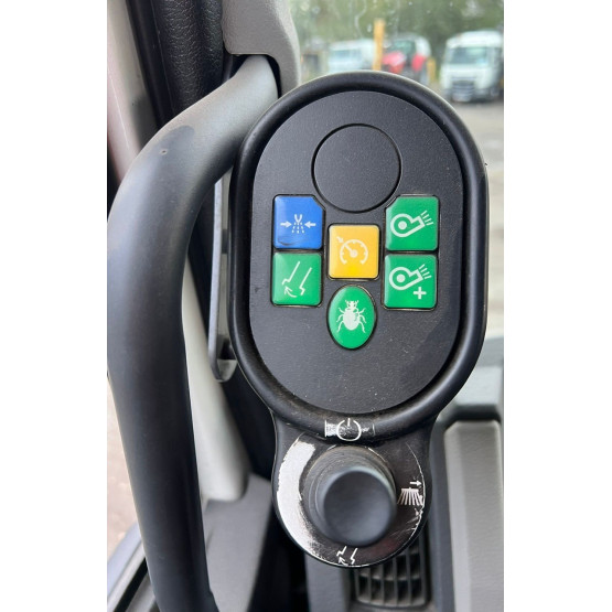 2017 VOLVO FL250 ROAD SWEEPER in Truck Mounted Sweepers