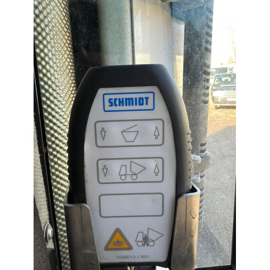 2016 SCHMIDT SWINGO 200+ ROAD SWEEPER in Compact Sweepers