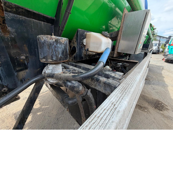 2005 WHALE WASTE TANKER in Vacuum Tankers Trailers