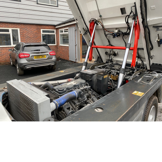 2013 JOHNSTON CX400 ROAD SWEEPER in Compact Sweepers